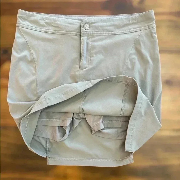 Columbia Women’s Skort Skirt Omni shield Size 6 / 38 Gray Activewear Comfort - Picture 2 of 7
